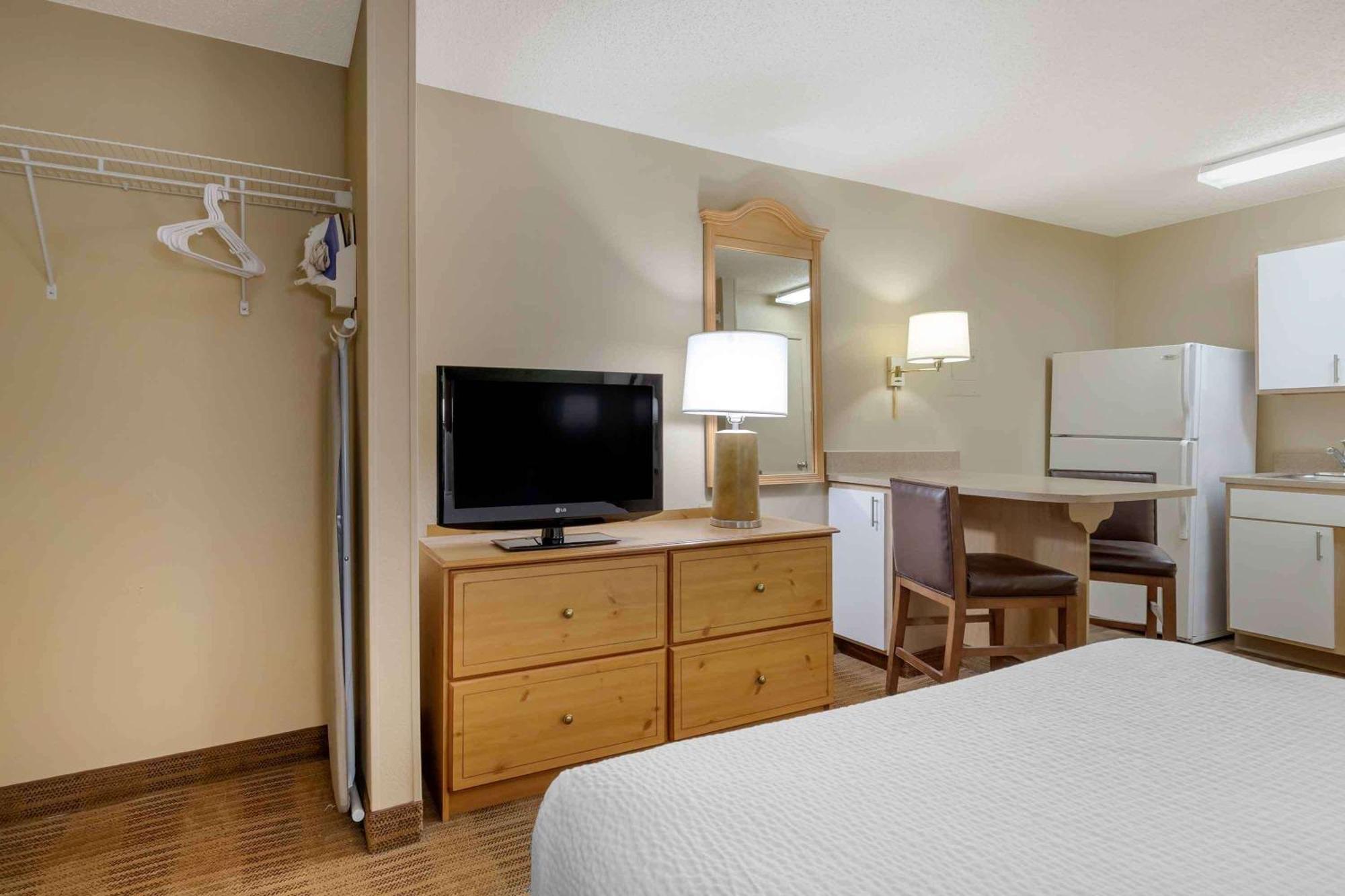 Extended Stay America Select Suites - Denver - Cherry Creek Exterior photo